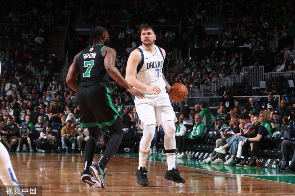 脊柱或腰部 脊柱或腰部