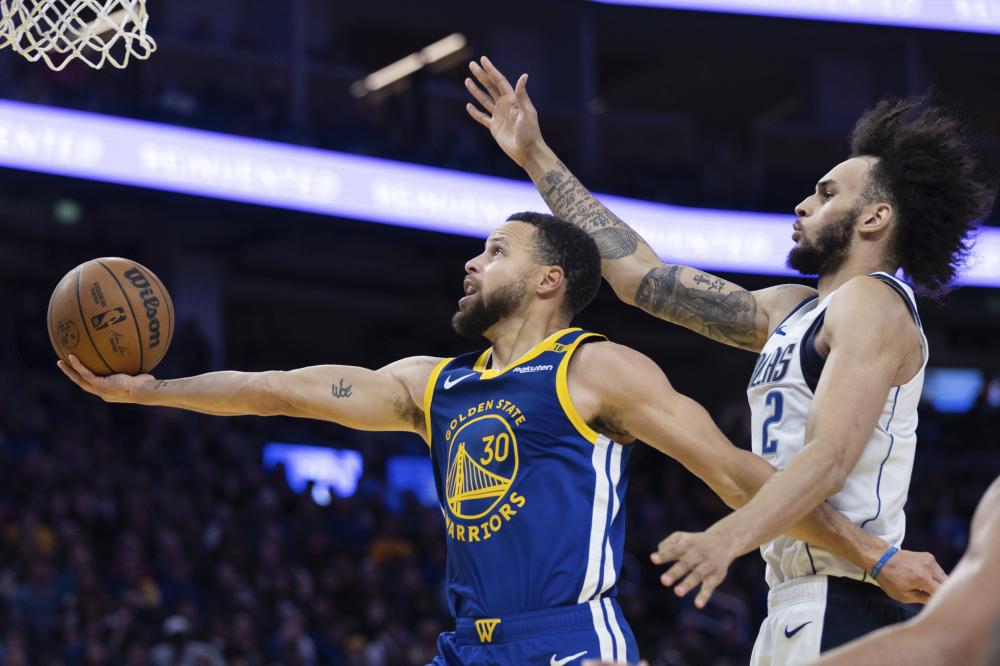 双方教练在 双方教练在