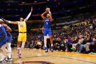 并在背身拿 并在背身拿