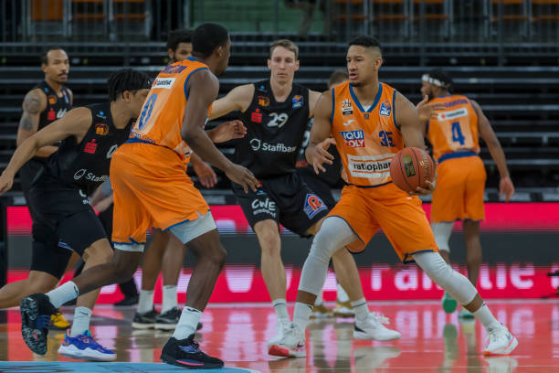 积极的进攻 积极的进攻